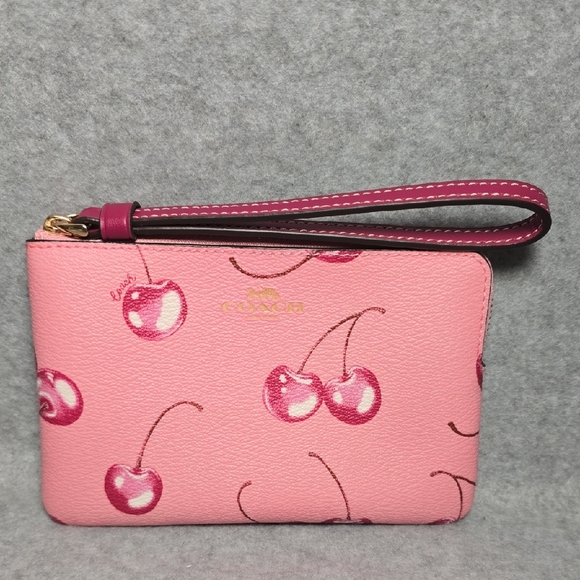 Coach Corner Zip Pink Cherry Pattern Wristlet NWT - Picture 1 of 5